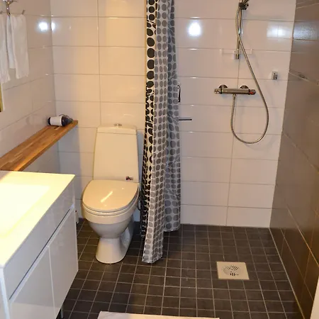 Huoneistohotelli Salpalinjan Hovi 3*