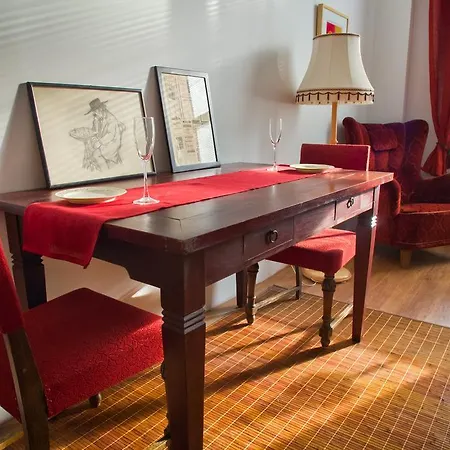 Salpalinjan Hovi Huoneistohotelli 3*