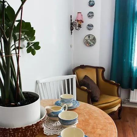 Huoneistohotelli Salpalinjan Hovi 3*