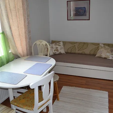 Aparthotel Salpalinjan Hovi 3*