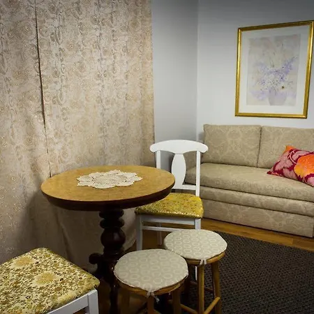 Apartmanhotel Salpalinjan Hovi 3*